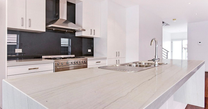 Venezia Stone Кварцит Diamond White 20Mm