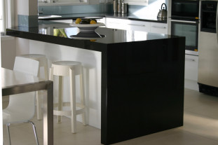 Venezia Stone Гранит Absolute Black Полоса 20Mm