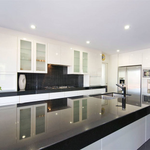 Venezia Stone Гранит Absolute Black Полоса 30Mm