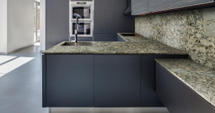 Venezia Stone Гранит Blue Flower Полоса 20Mm