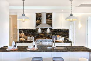 Venezia Stone Гранит Magma Gold Leather 20Mm