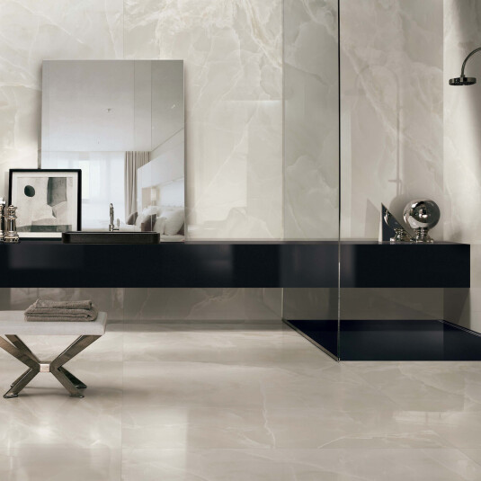 Eccentric luxe